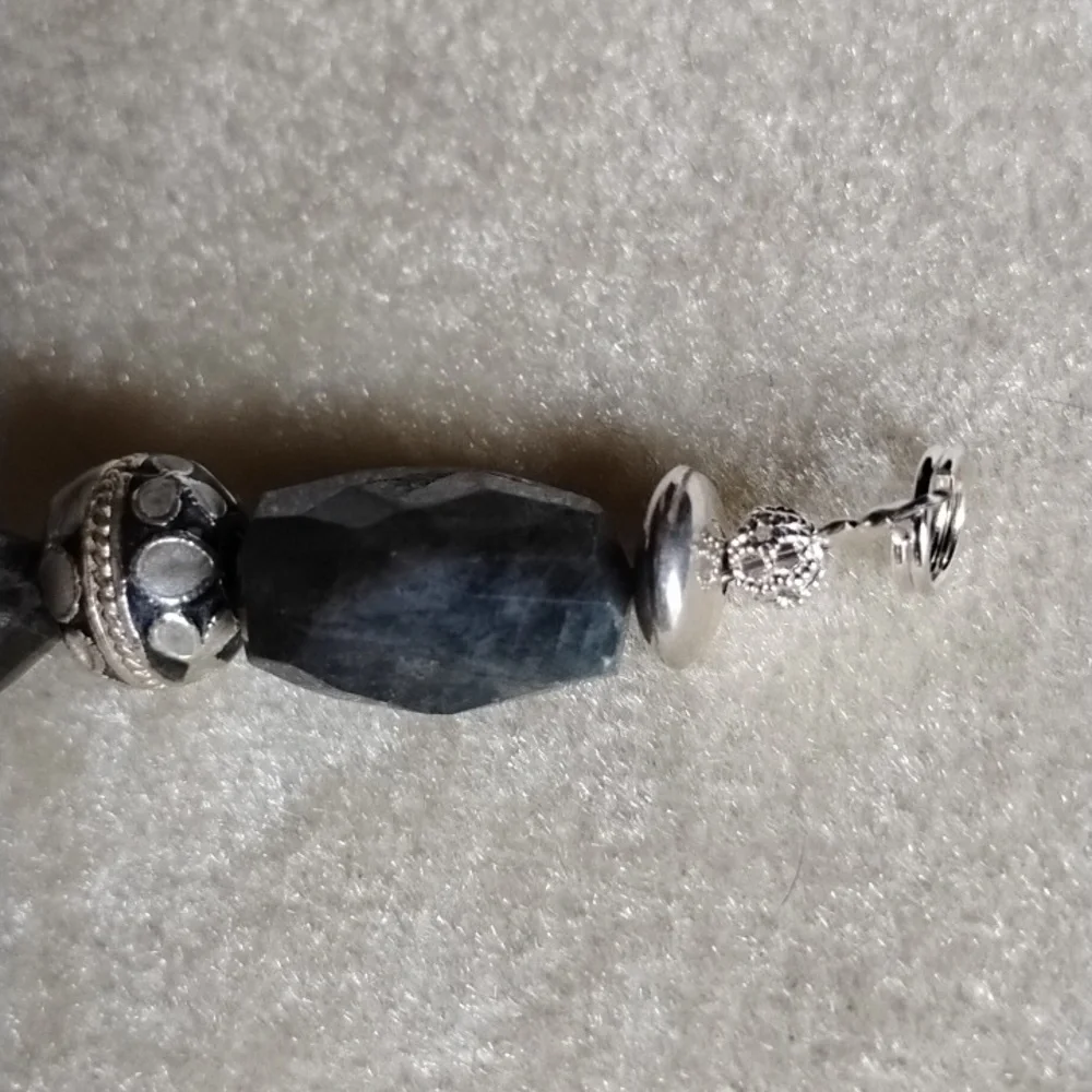 HAND CRAFTED LABRADORITE AND ENAMEL BEADS BRACELET - Picture 2 of 7